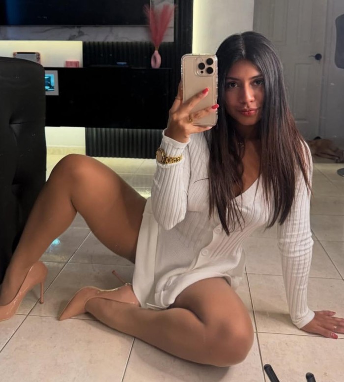 DIOSA DEL PLACER COMPLACIENTE A TOPE EN ALMERIA