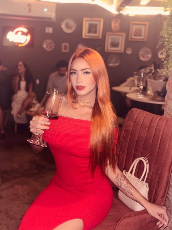 Colombiana pelirroja muy cachonda en Bilbao