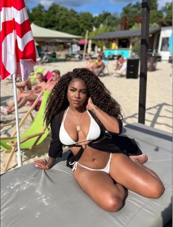 MIRIAM HERMOSA COLOMBIANA CARIÑOSA ARDIENTE -685075557