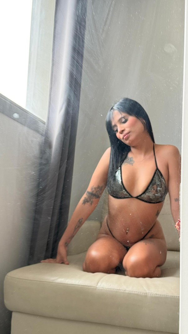 SUPER DIVINA Y CARIÑOSA  ESTUDIANTE VENEZOLANA NOVEDAD
