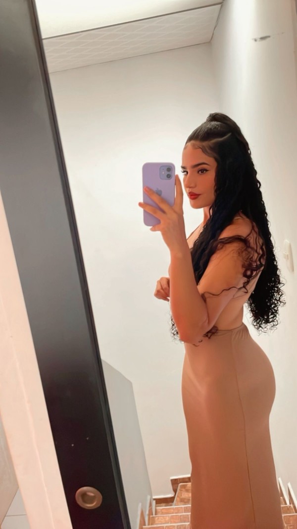 Vera novedad guapa y sexual