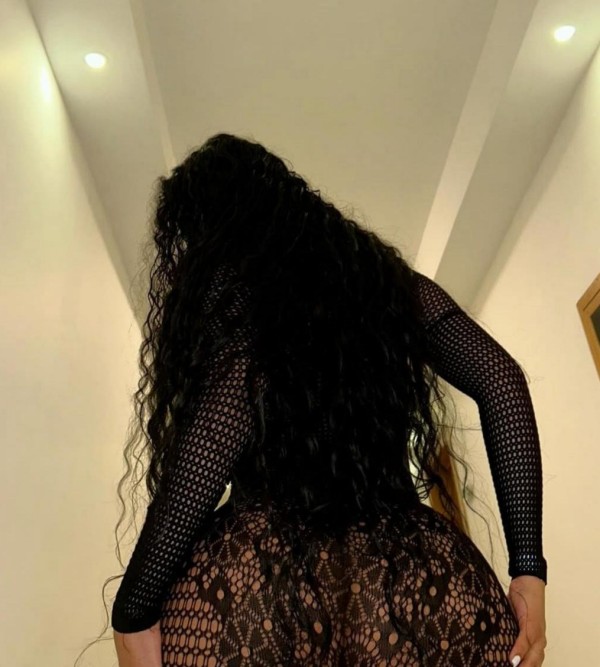 ¡GOZA DE UNA MAMADA ÚNICA! Y FOLLARME BIEN DURO PAPI..