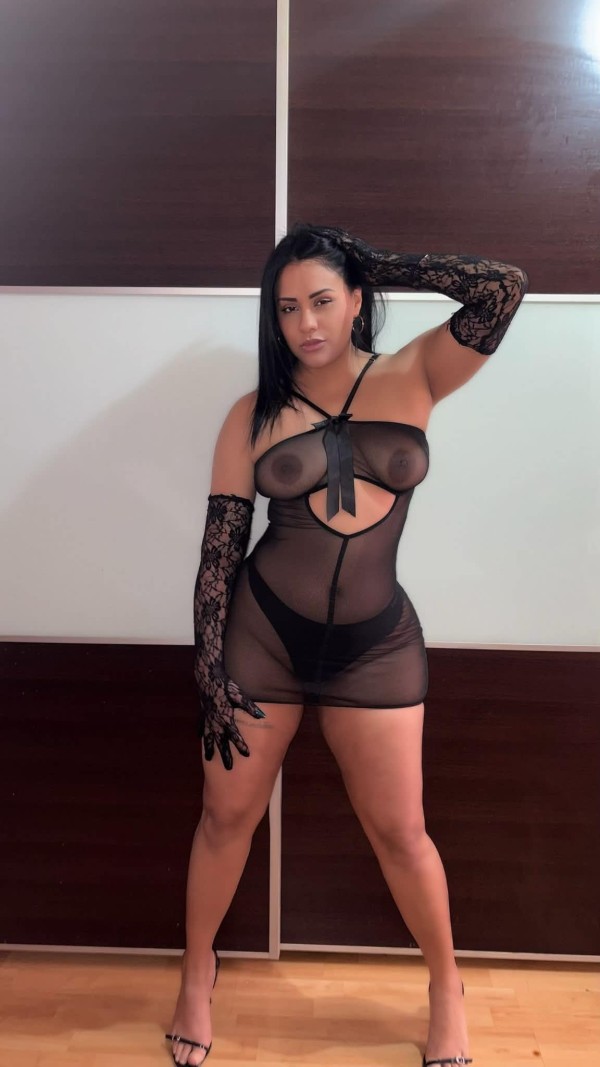 UN MUJERON DE PIES A CABEZA NOVEDAD PORTE BELLEZA Y ELEGANCIA EN UNA MISMA
