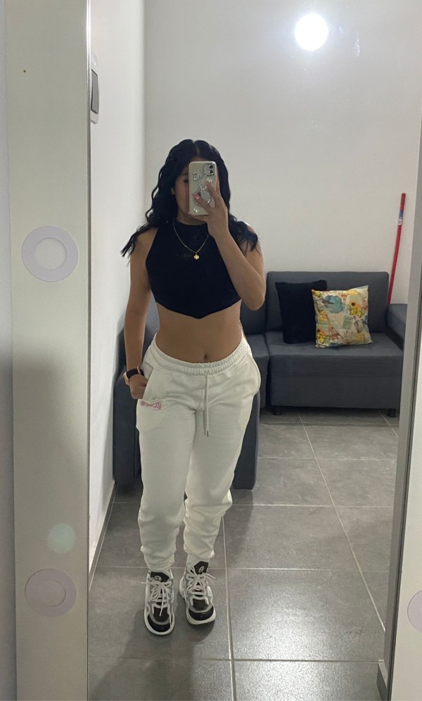 Loca jovencita , espera rabo rico