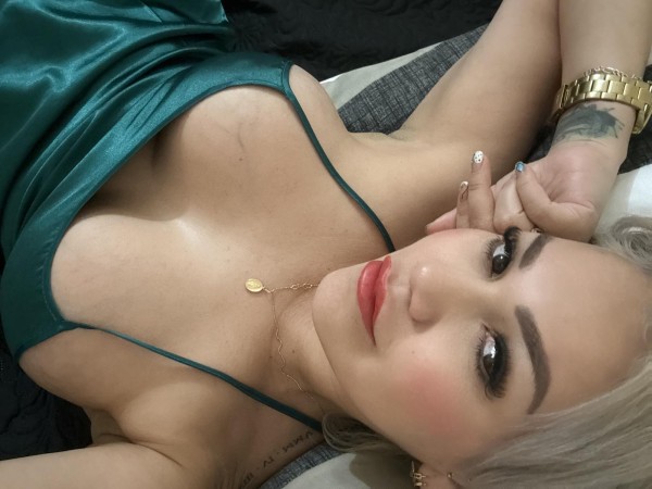 SOFIA NOVEDAD, UNAS TETAS PARA ALUCINAR