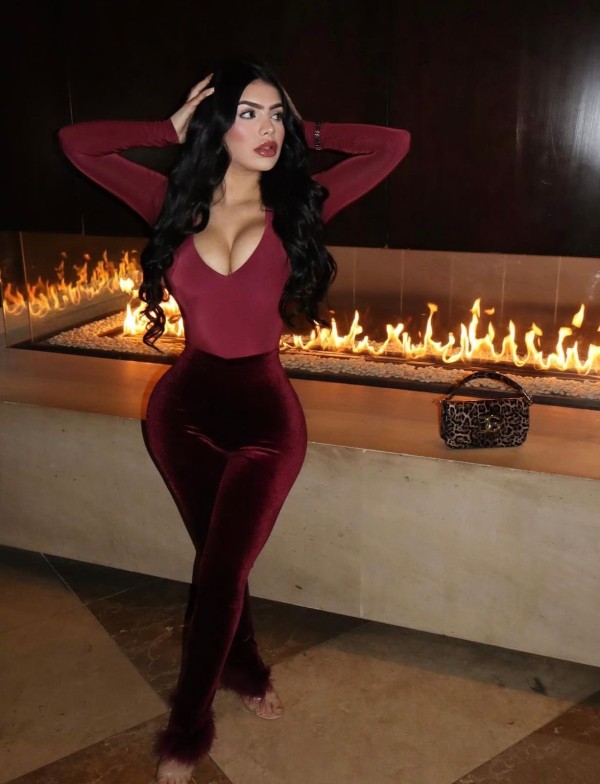 REBECA ME ENCANTA FOLLAR SOY MUY CALIENTE