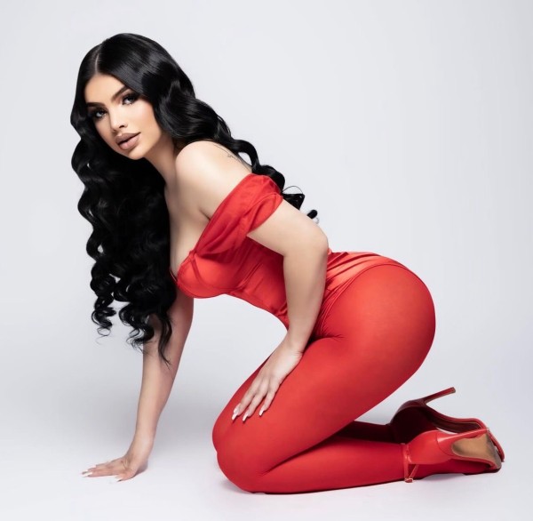 REBECA ME ENCANTA FOLLAR SOY MUY CALIENTE
