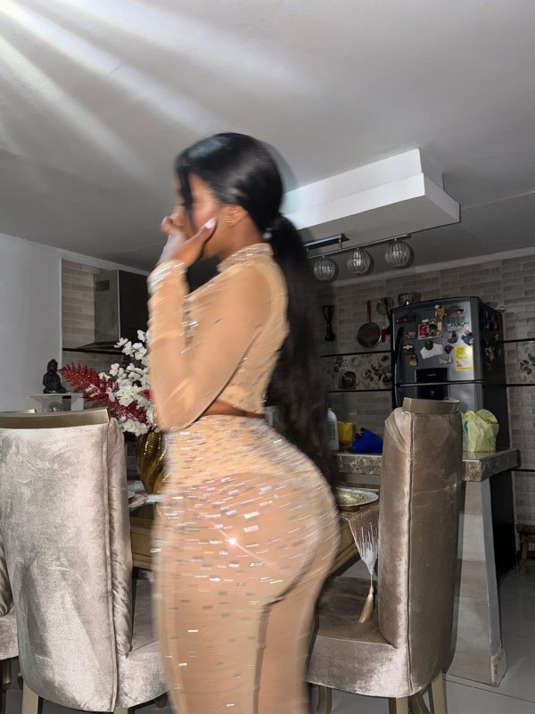 25 AÑITOS, Dayana  JOVENCITA FLACA PIEL CANELA , NU