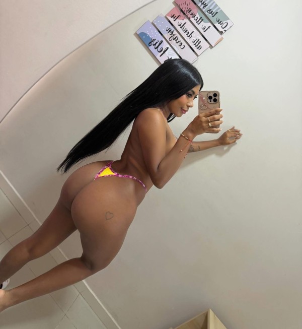 25 AÑITOS, Dayana  JOVENCITA FLACA PIEL CANELA , NU