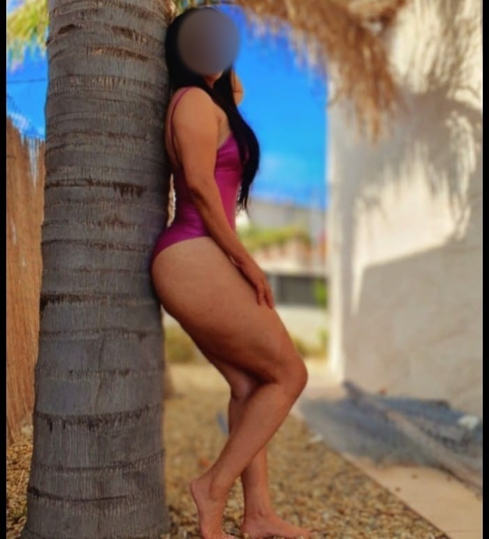 DELICIOSA ENTREGADA CACHONDA DESEOSA DE PLACER