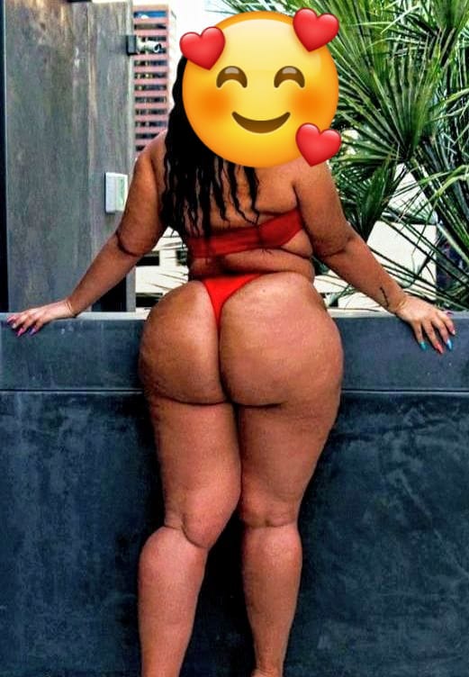 MORENA CULONA ,TETAS GRANDES PARA UNA RICA CUBANA