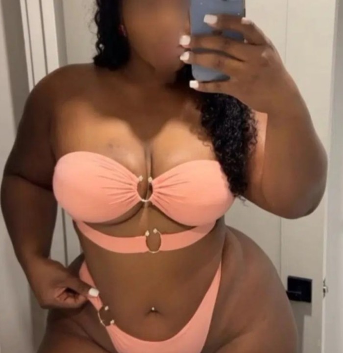 MORENA CULONA ,TETAS GRANDES PARA UNA RICA CUBANA