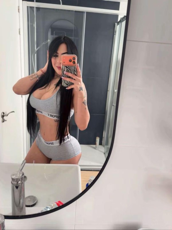 ZOHE VENEZOLANA DE LUJO POR ALICANTE (BENIDORM)