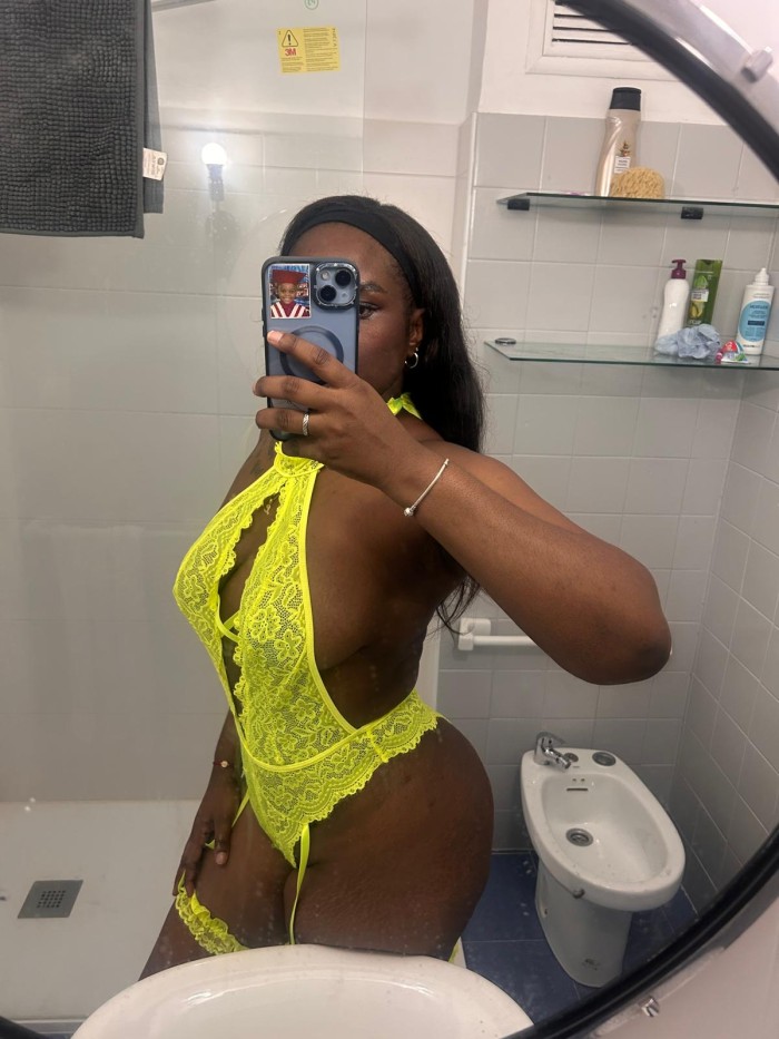 Casandra tú bombón negro en Torrejón