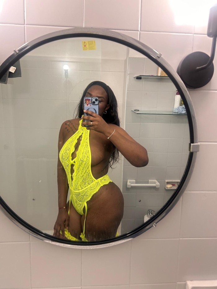 Casandra tú bombón negro en Torrejón