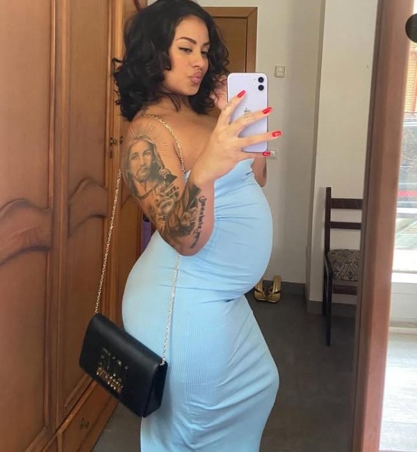 POR BURRIANA – EMBARAZADA CON LAS HORMONAS A MIL. SOLO SALIDAD