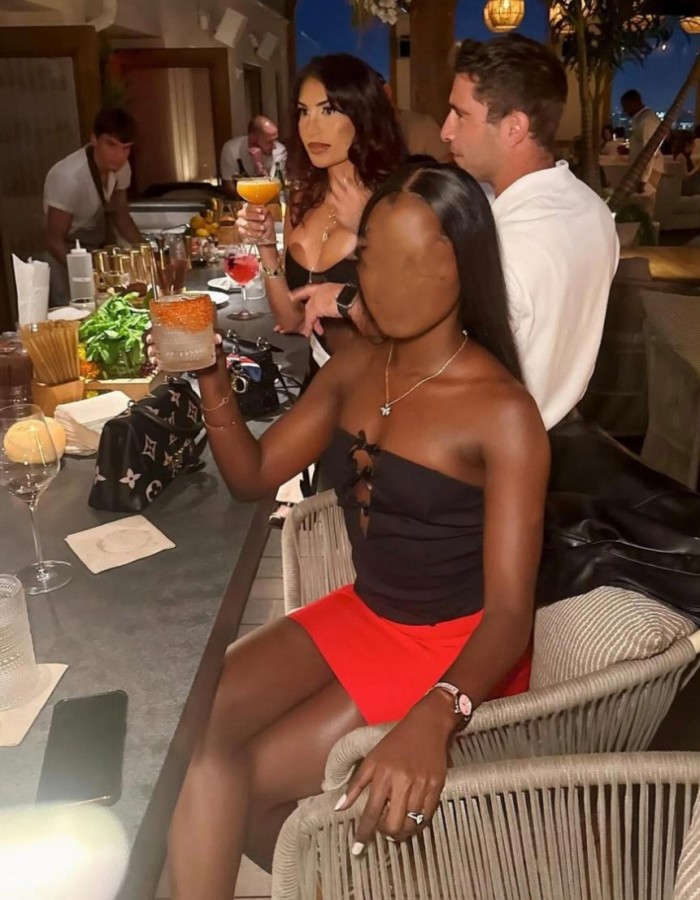 MORENA CUBANA NOVEDAD EN VALENCIA REINA DE FIESTA