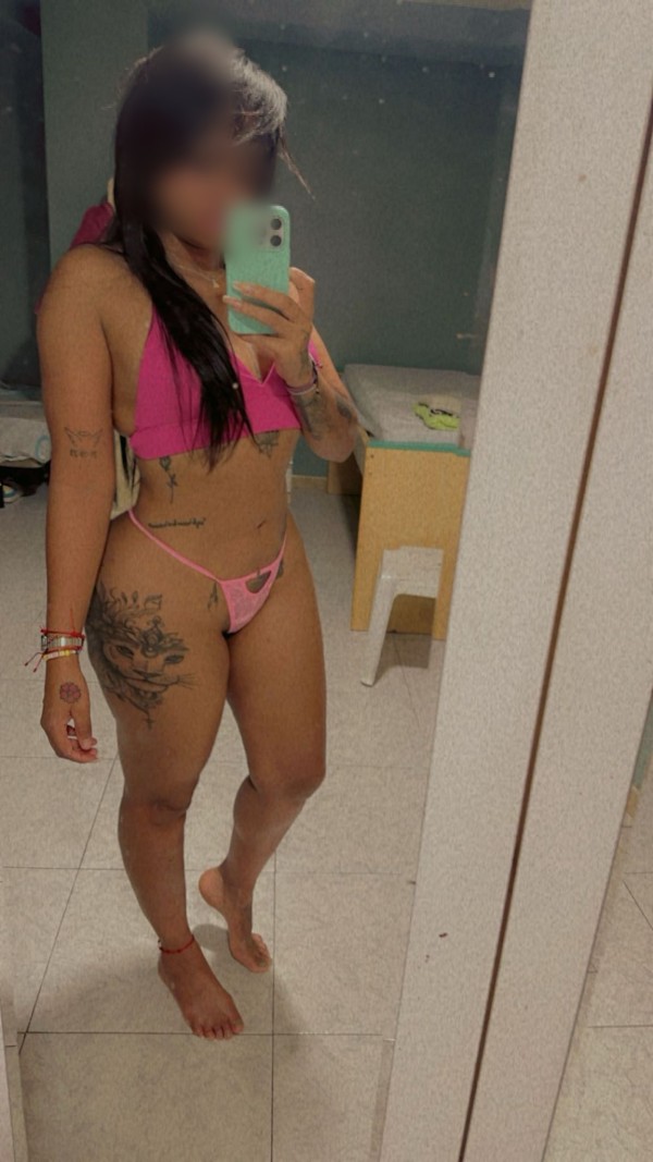 Sara colombiana hermosa y muy fiestera