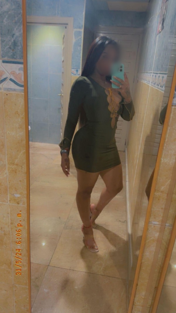 Sara colombiana  hermosa  y muy fiestera