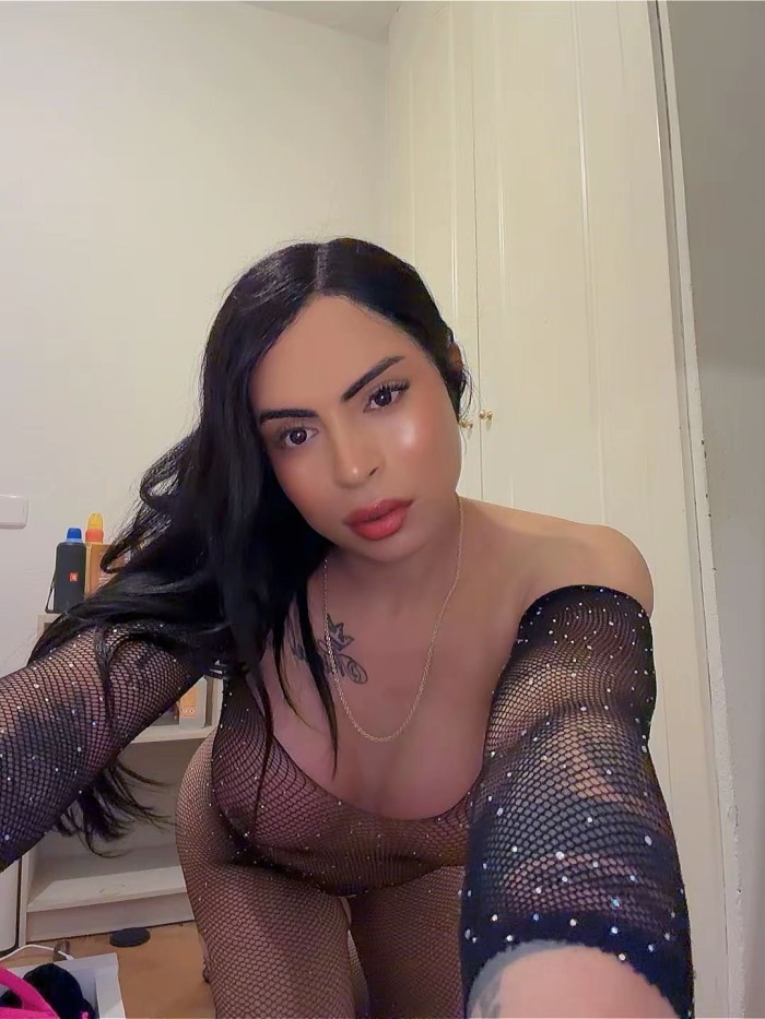 Chica trans femenina muy cachonda en Aranjuez