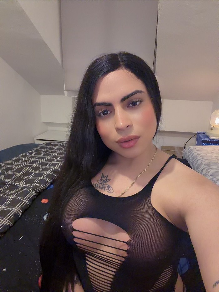Chica trans femenina muy cachonda en Aranjuez