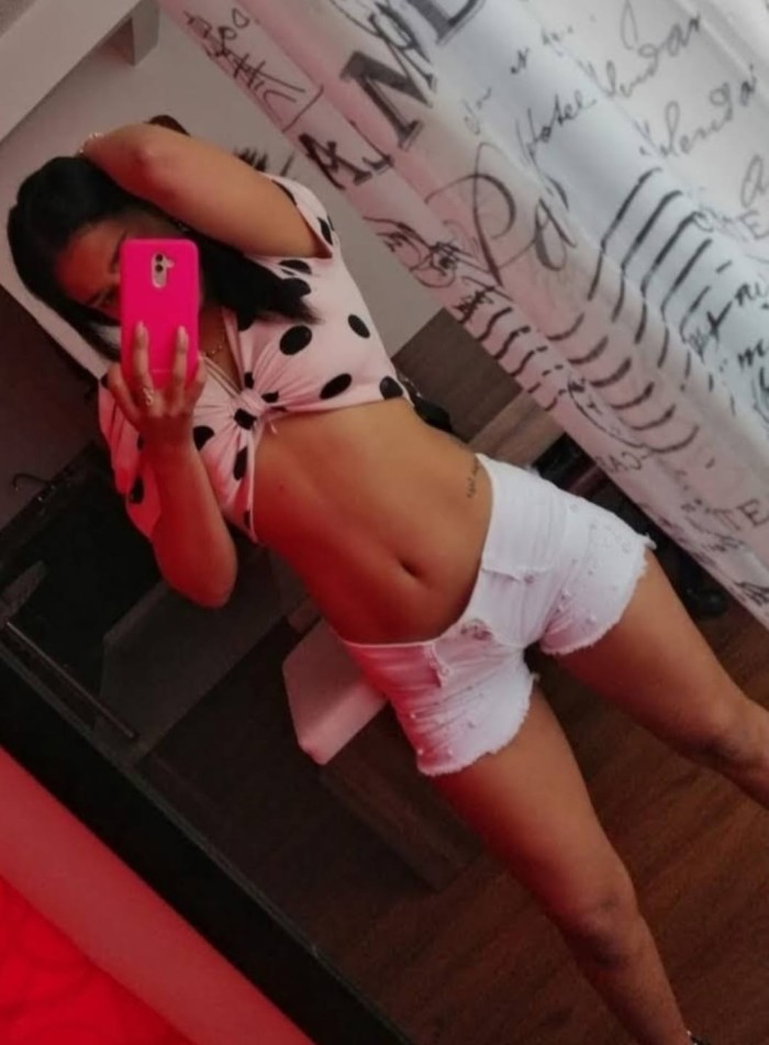 Recién llegada 21 años fiestera colombiana