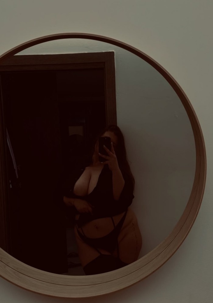 EVA LA DIOSA DE LAS MAMADAS ME DAS TU LECHITA