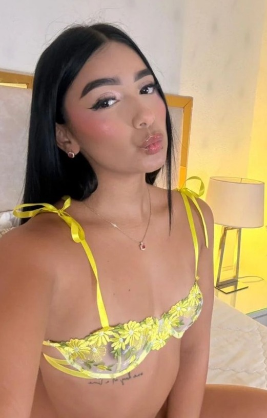 EN Valdebebas JOVENCITA COMPLETA SENSUAL ARDIENTE