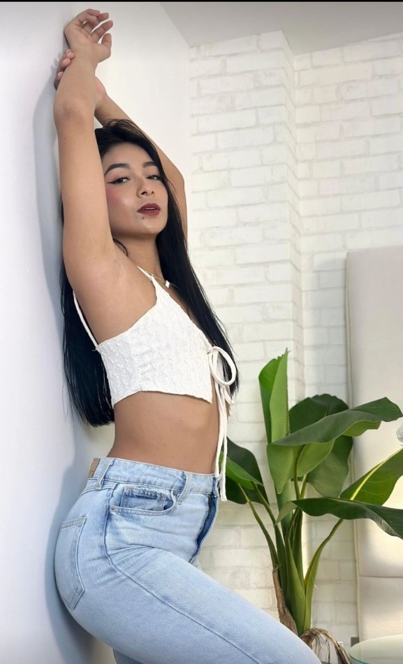 EN Valdebebas JOVENCITA COMPLETA SENSUAL ARDIENTE