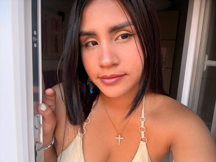 EN ALMERIA SENSUAL ESCORT JOVENCITA CACHONDA ARDIE