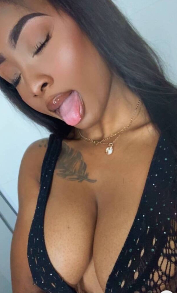 TE CHUPO BIEN RICO TU POLLA Y TE INVITO UNA COPITA