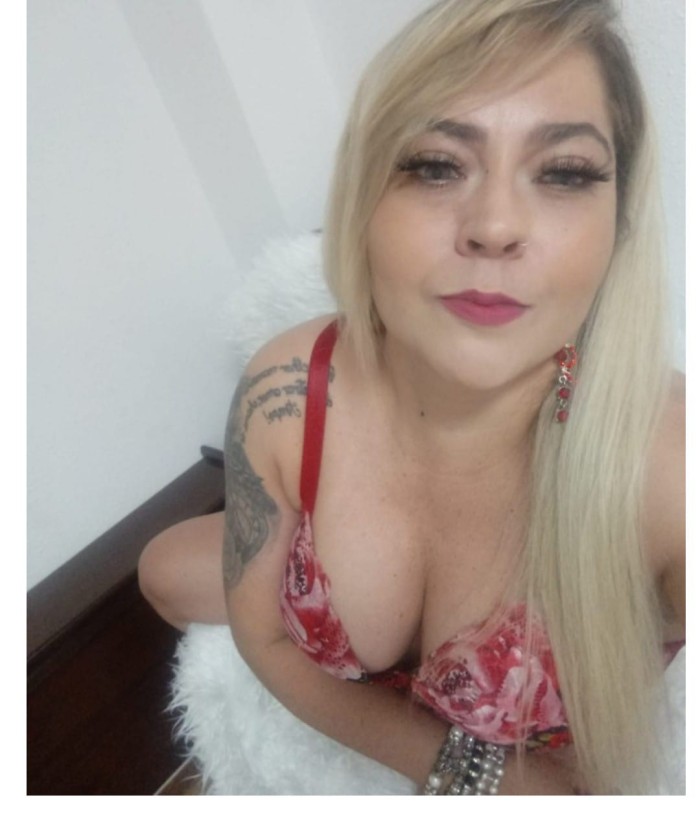 Rubia completa en badajoz
