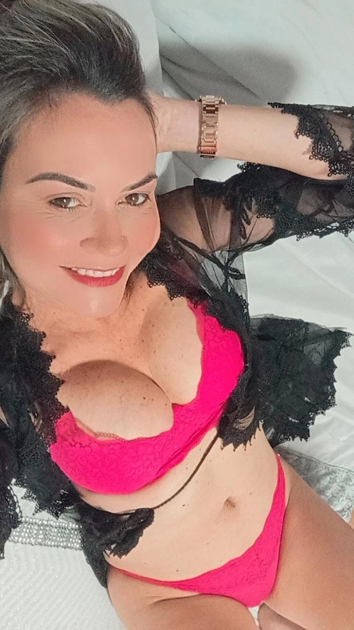 Fiestera super sexy rubia con ganas de placer 24h