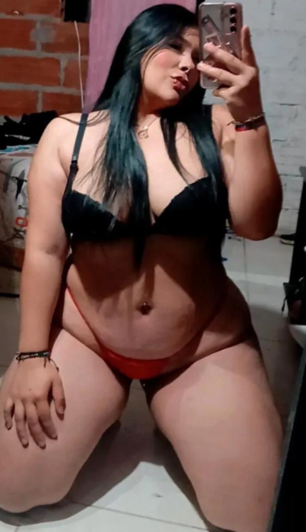 25 AÑOS CHICA CURVI LUNA PECHOS ENORMES