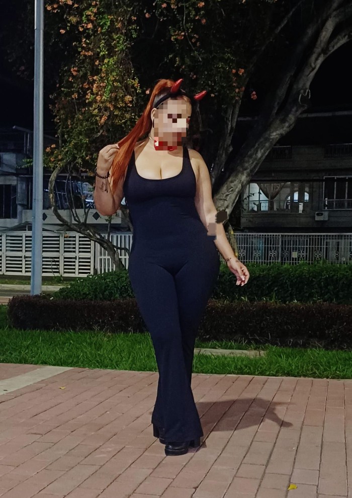 MIA COLOMBIANA CON MUCHA EXPERIENCIA
