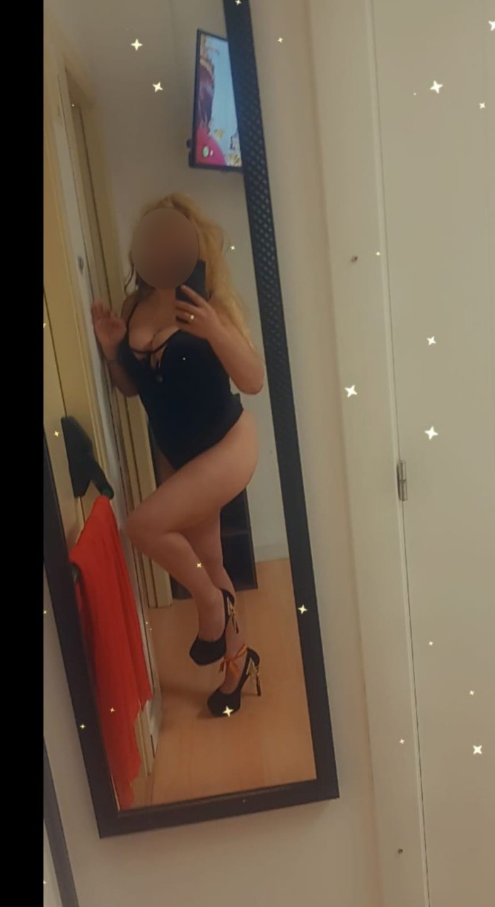 LUCIA: ELEGANTE MAESTRA DEL MASAJE PROFESIONAL NOVEDAD EN CORUÑA