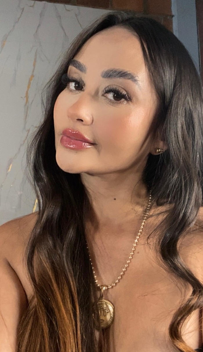 POR RUBÍ – COLOMBIANA DE LUJO EXPLOSIVA Y MORBOSA