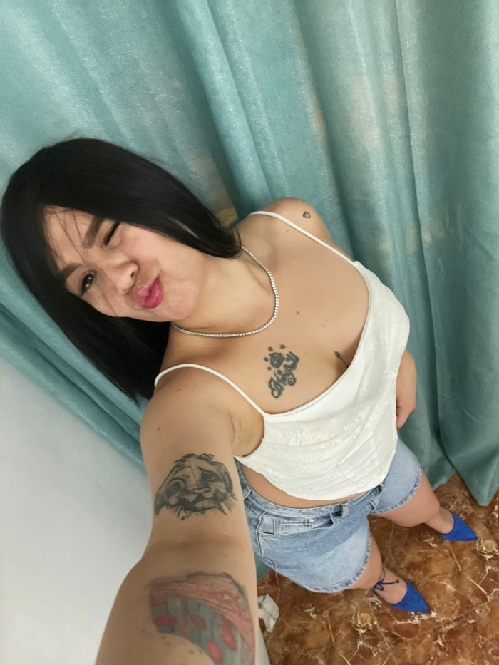 MIRANDA DULCE Y TRAVIESA, ME ENCANTA JUGAR CONTIGO