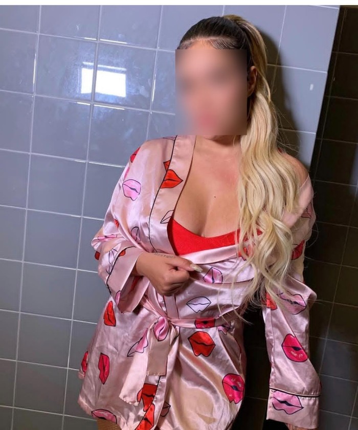 COLOMBIANA CACHONDA CON EXPERIENCIA