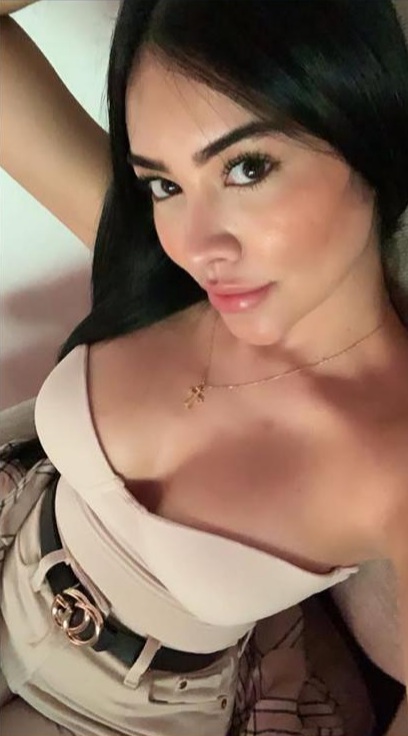 HERMOSA Y CARIÑOSA: ANDREA EXPERTA EN FRANCES PROFUNDO