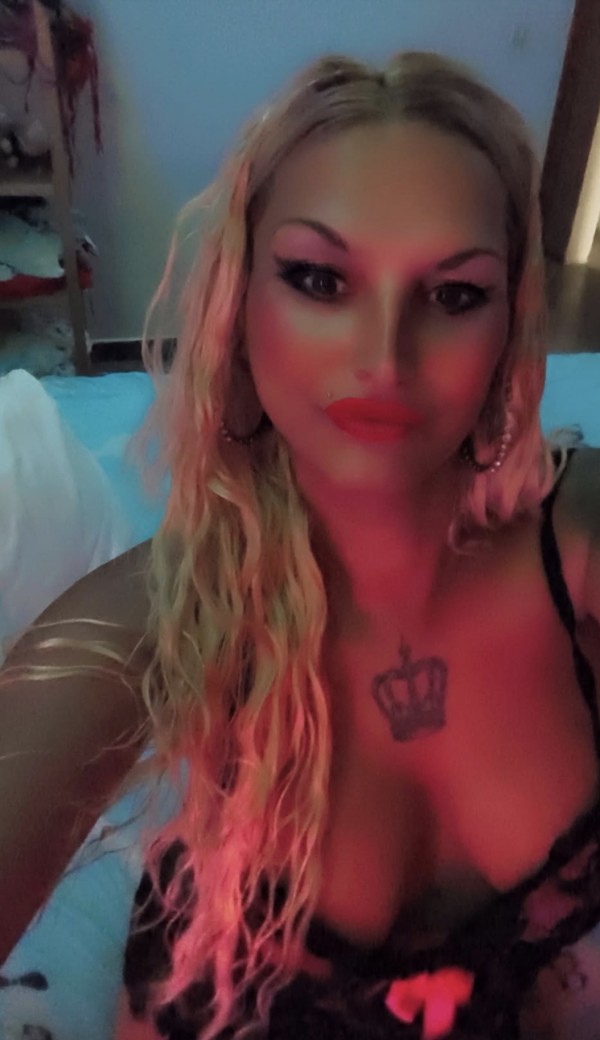 Sesiones BDSM ABDL estrapong arnés copro lluvia sexo natural