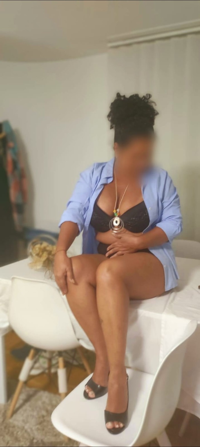 Madurita muy cachonda