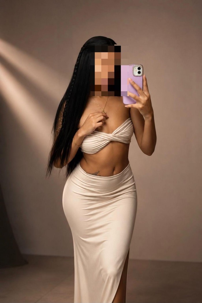 Mulata exótica sexy elegante