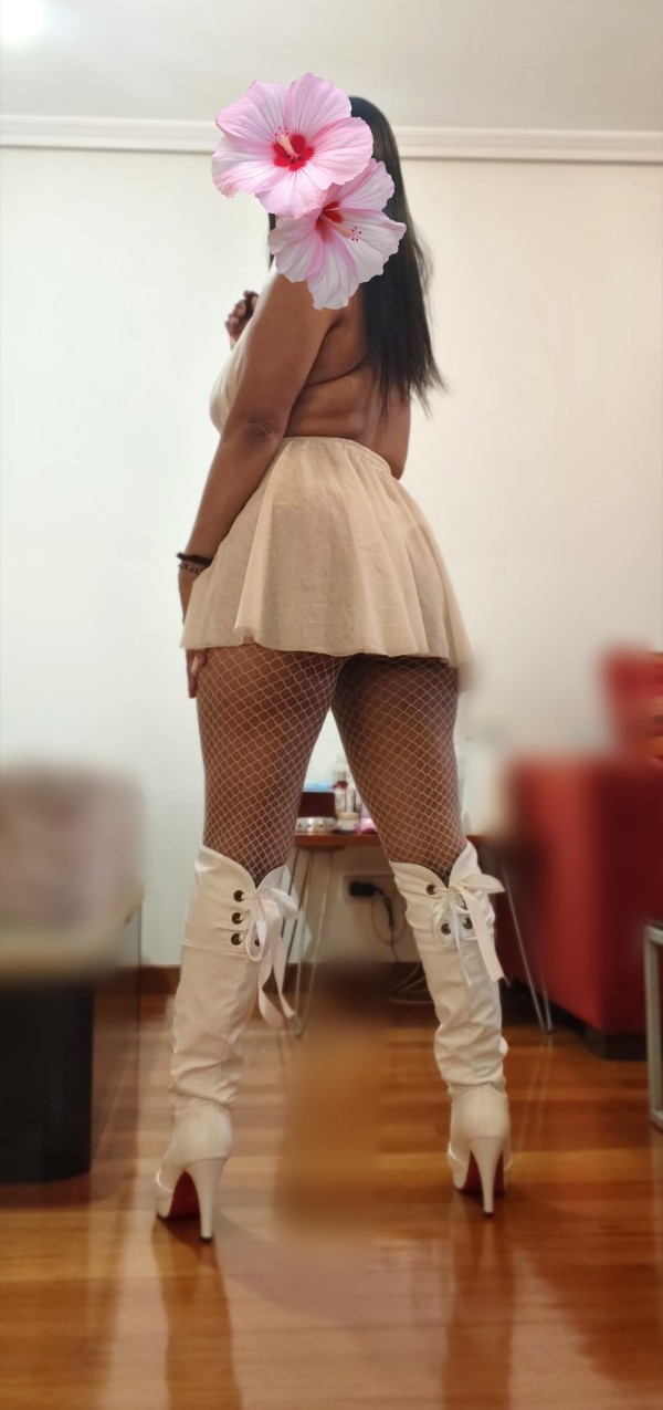 Ven a ver esta mamasota hermosa