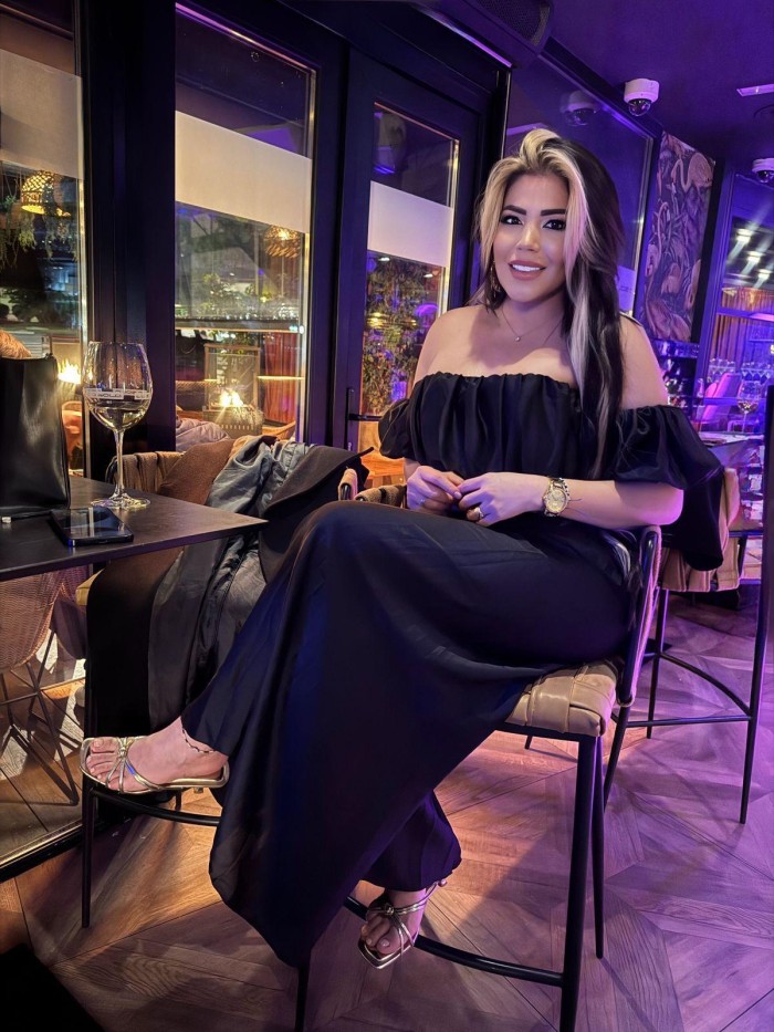 La elegancia, el respeto y los buenos modales son lo primero -647095295