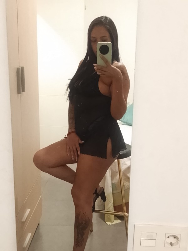 Madurita muy caliente viciosilla y encantadora festera