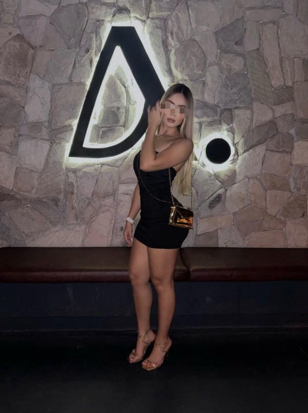 ESTEFANY NOVEDAD MUY FIESTERA, GOLOSA Y CACHONDA