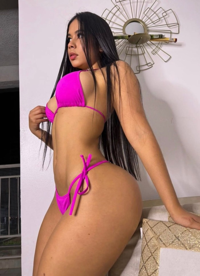 Venezolana auténtica que conquista con su sonrisa