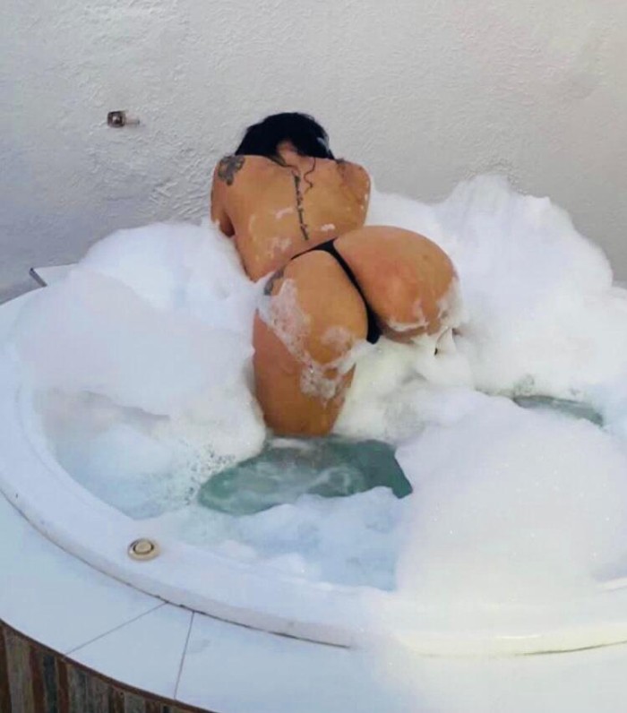 EN RINCON DE SOTO MUJER DESEOSA FIESTERA A TOPE