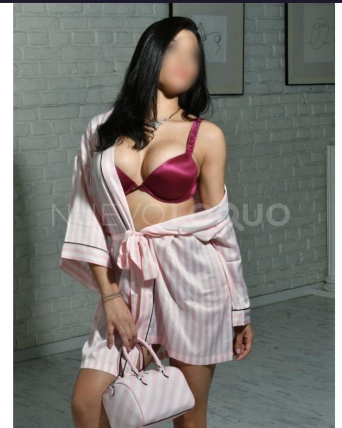 MUJER DESEOSA EN SANTA COLOMA SAN ANDREUS 8